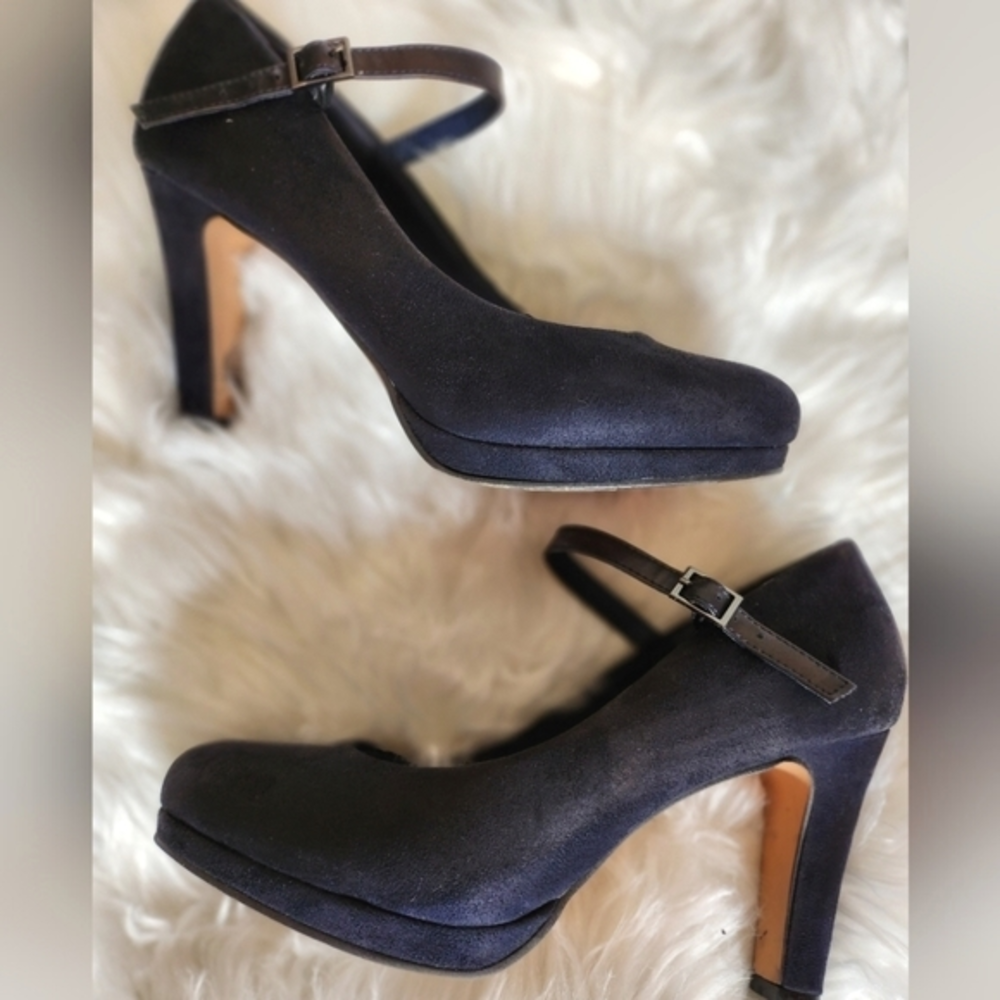 Elegant Black Heels with Strap